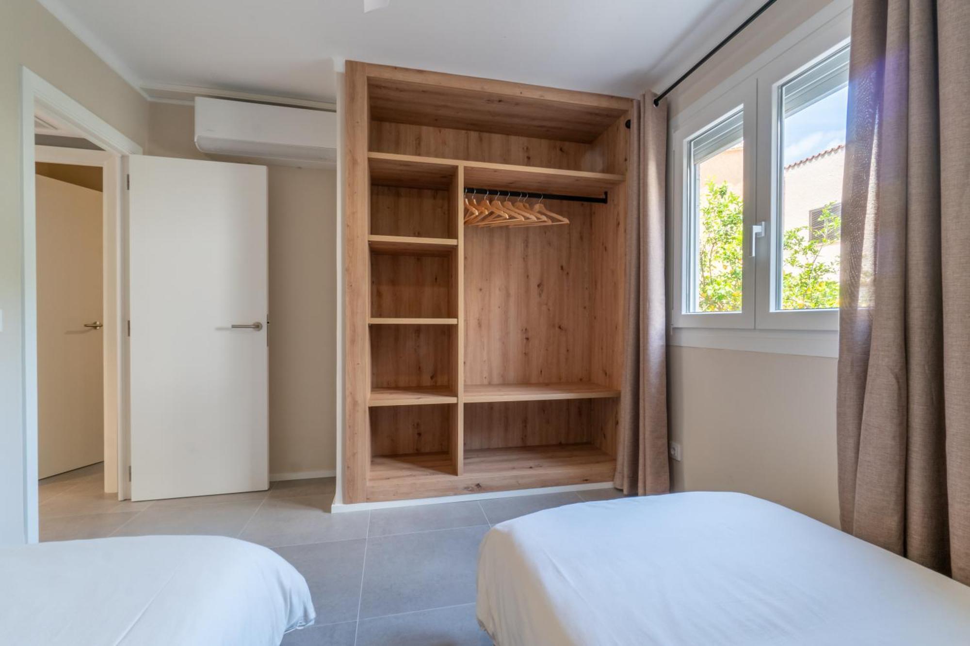Ponent E Apartment
